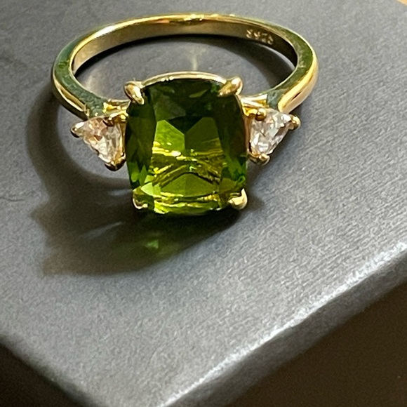 WOMENS RING - Picture 3 of 3